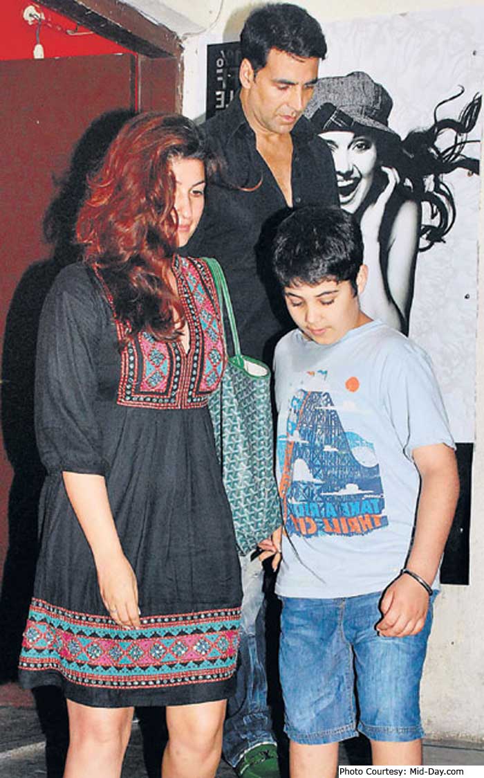 Spotted: Akshay with family