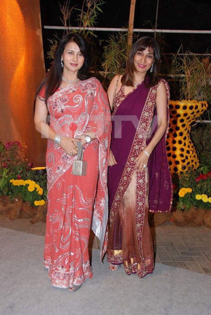 Poonam Dhillon looked peachy!