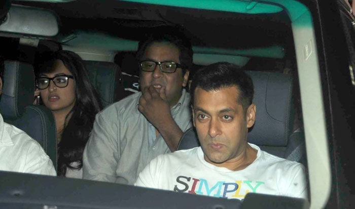Salman takes grumpy Sonakshi to a movie