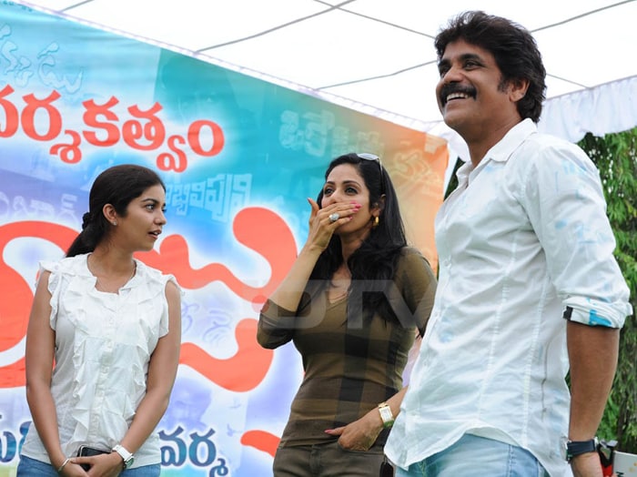 Srdevi, Nagarajuna with film's lead actress Swathi.