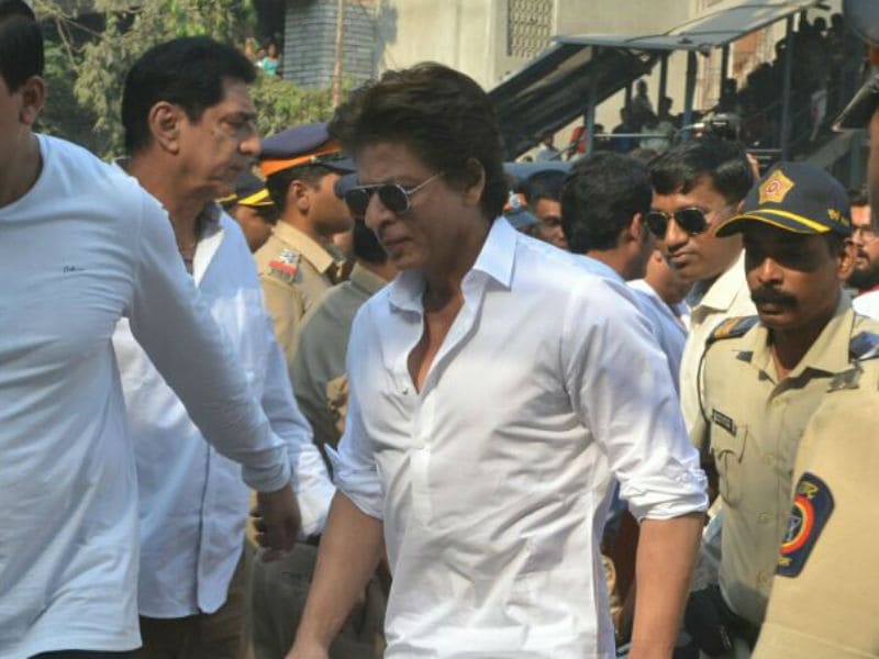 Photo : Big B, SRK And Other Stars Bid Sridevi An Emotional Farewell