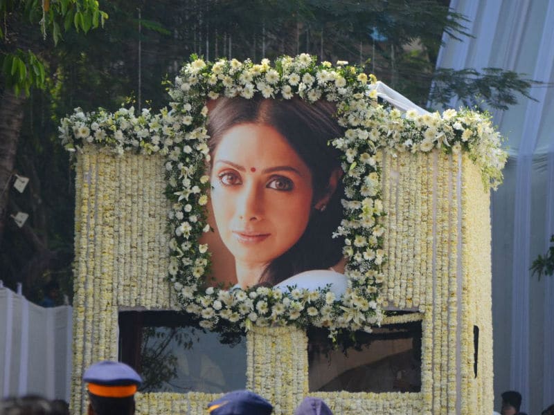 Photo : As Sridevi Begins Her Final Journey, Her Beloved Mumbai Comes To Standstill