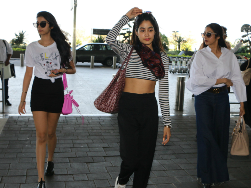 घूमने निकले बॉलीवुड के सितारे घूमने निकले बॉलीवुड के सितारे