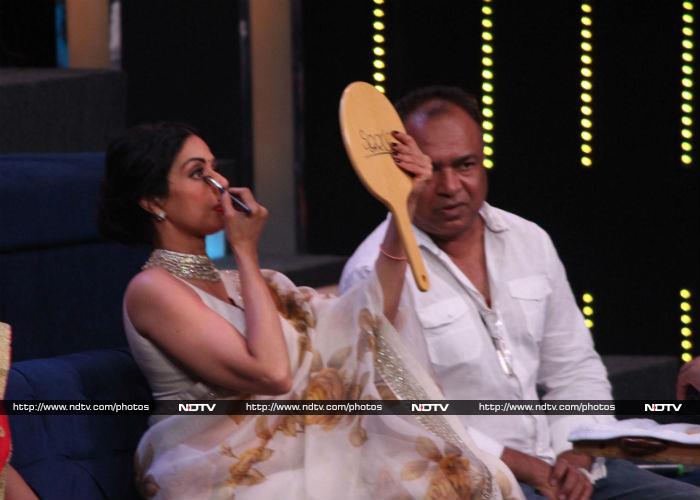 Sridevi Gives Chandni Vibes During MOM Promotions