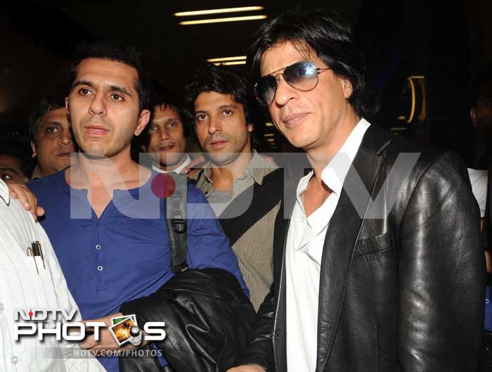 Ritesh Sidhwani and Farhan Akhtar returned to Mumbai too, with SRK.