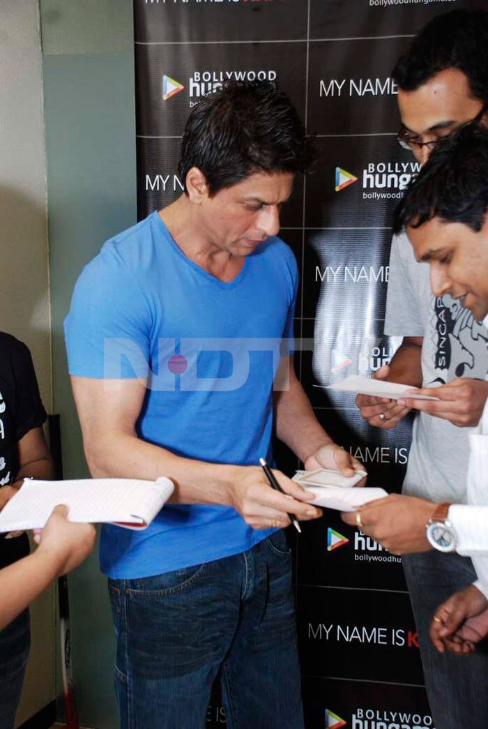 SRK meets his fans