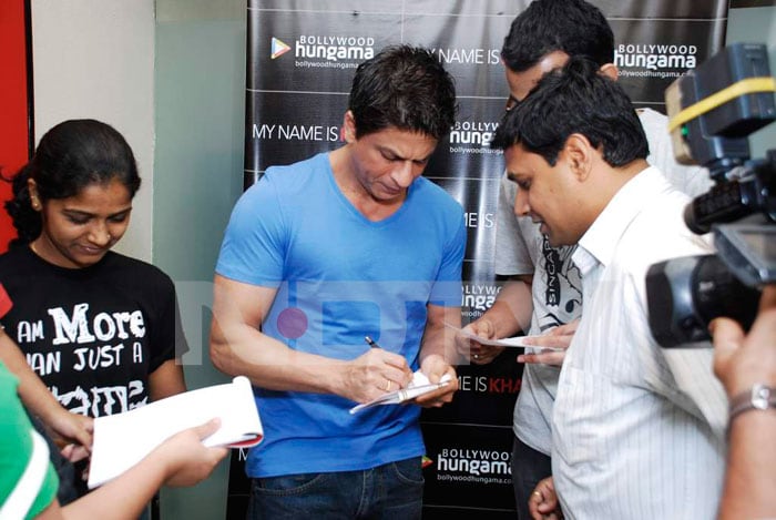 SRK meets his fans