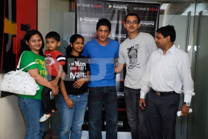 SRK meets his fans