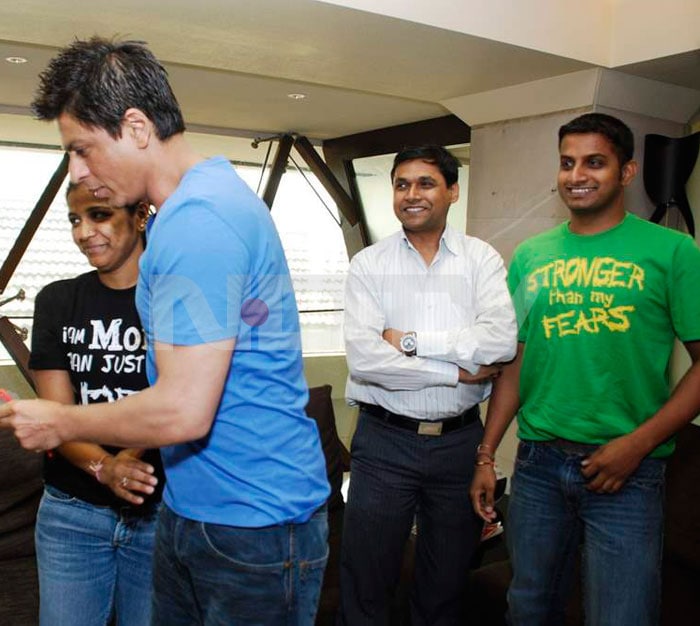 SRK meets his fans