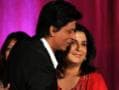 Photo : The great thaw: SRK and Farah hug, dance