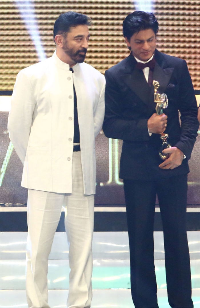 Shah Rukh Khan gets Chevalier Sivaji Award