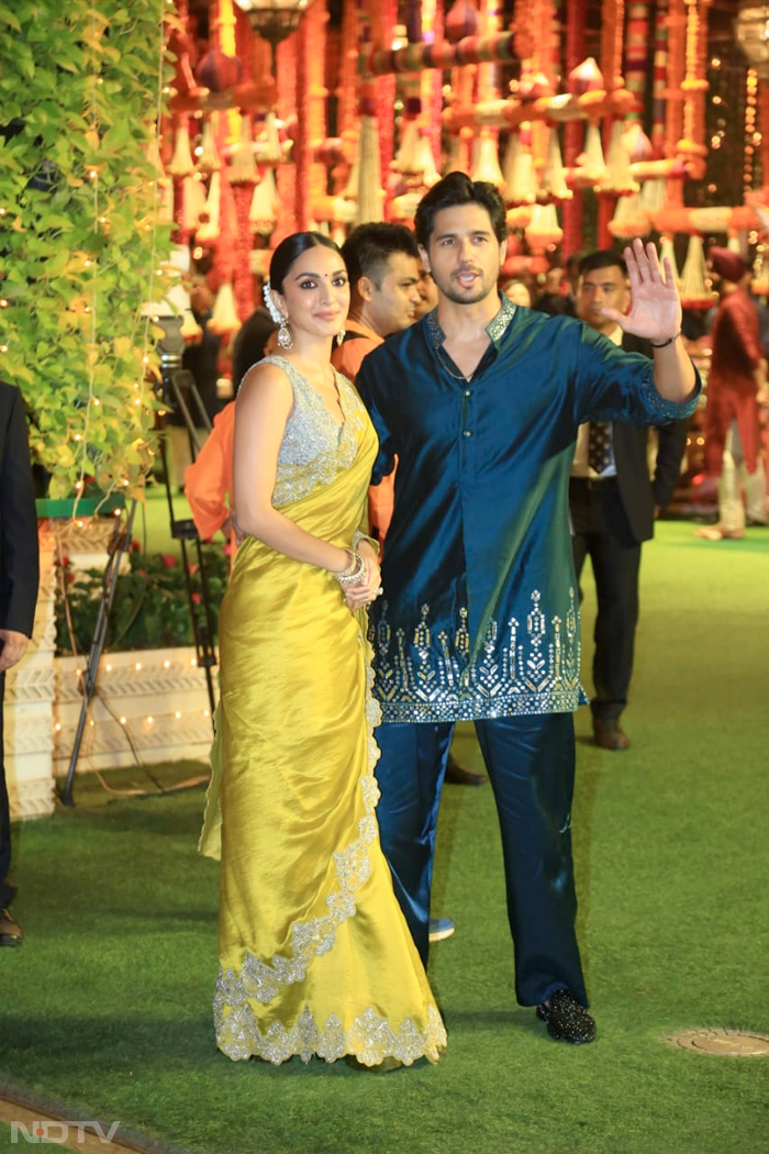 Just Kiara Advani and husband Sidharth Malhotra serving couple goals as always.  (Image courtesy: Varinder Chawla)