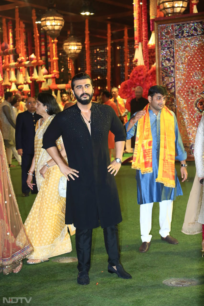 SRK-Gauri And Fam, Deepika-Ranveer Lit Up Ganesh Chaturthi Festivities At The Ambanis\'