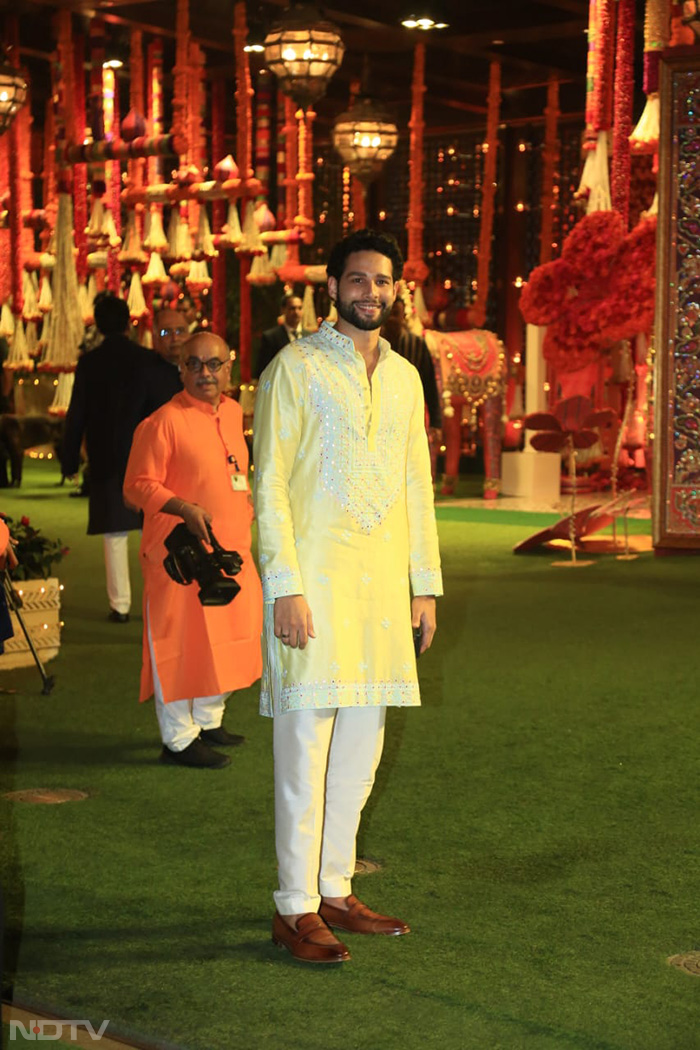 Siddhant Chaturvedi was all smiles. (Image courtesy: Varinder Chawla