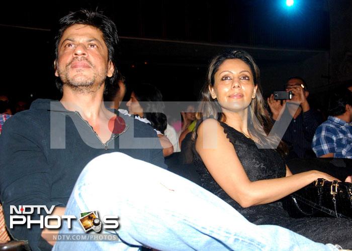 SRK, Gauri cheer dancing daughter Suhana