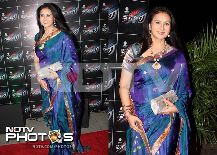 Yesteryear actress Poonam Dhillon was pretty in a sari.