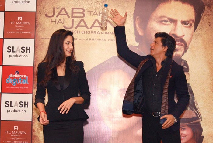 Two girls and a guy: SRK, Kat, Anushka