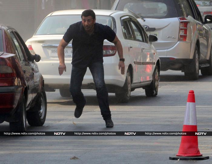 First Look: Sunny Deol is Man on The Run in <i>Ghayal Returns</i>