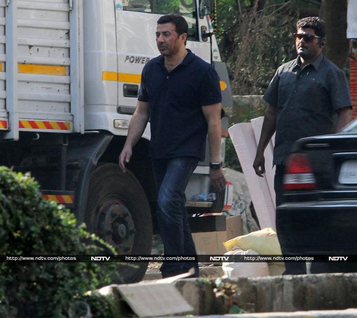 First Look: Sunny Deol is Man on The Run in <i>Ghayal Returns</i>