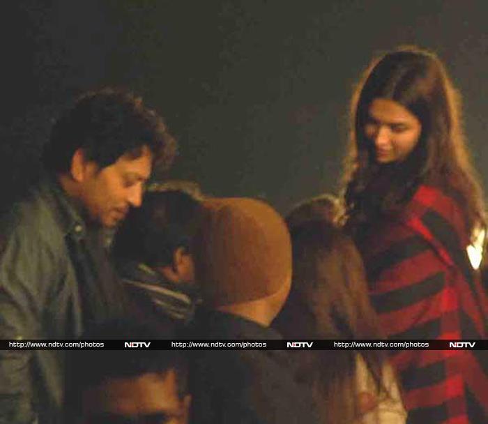 A Day at the Office: SRK, Deepika Shoot <i>Fan</i> and <i>Piku</i>