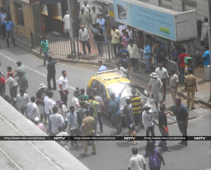 On the Other Side of Fame: SRK Films <i>Fan</i> in Mumbai Chawl