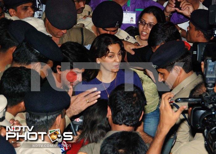 KKR's SRK, Juhi are back in Mumbai