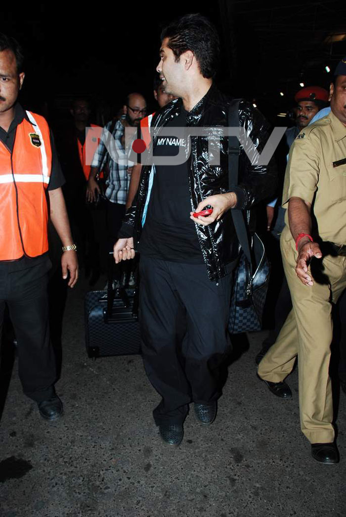 Exclusive: SRK, Kajol leave for Abu Dhabi