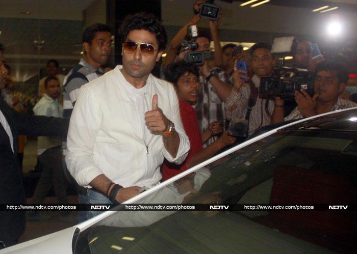 Leaving on a jet plane: SRK, Kareena