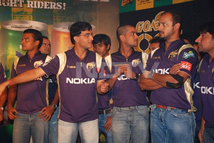 Ganguly with bowler Murali Karthik