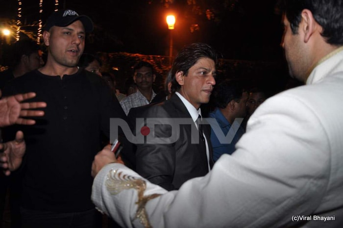 SRK, Gauri @ wedding bash