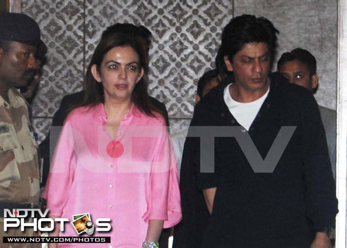 SRK, Nita Ambani return to Mumbai from the US