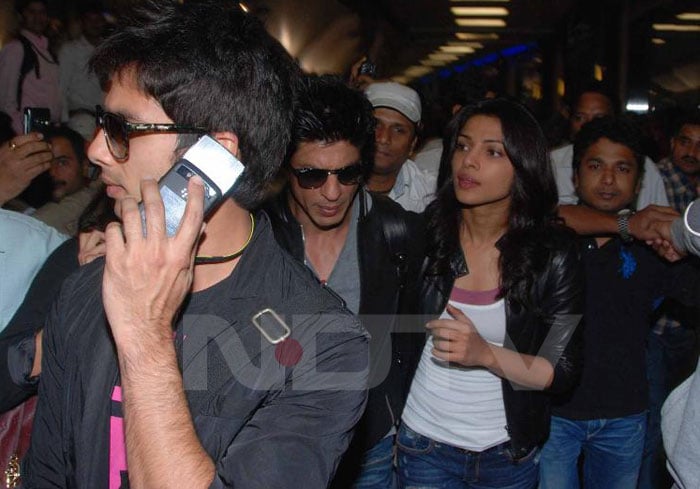SRK, Shahid Priyanka return from Durban