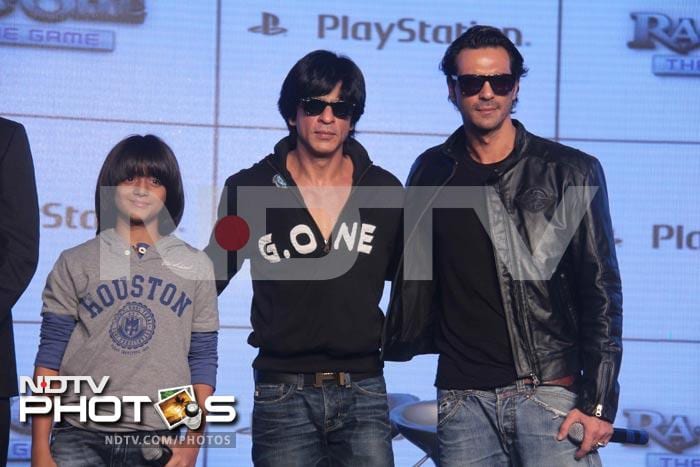 Spotted: SRK, Arjun, Dia, Shilpa