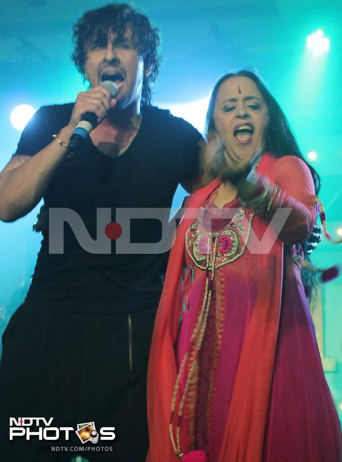 SRK\'s musical night out