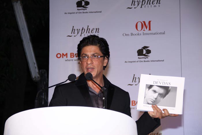 Dilip Kumar was unable to attend the event because of his illness, so SRK read out a letter from him.