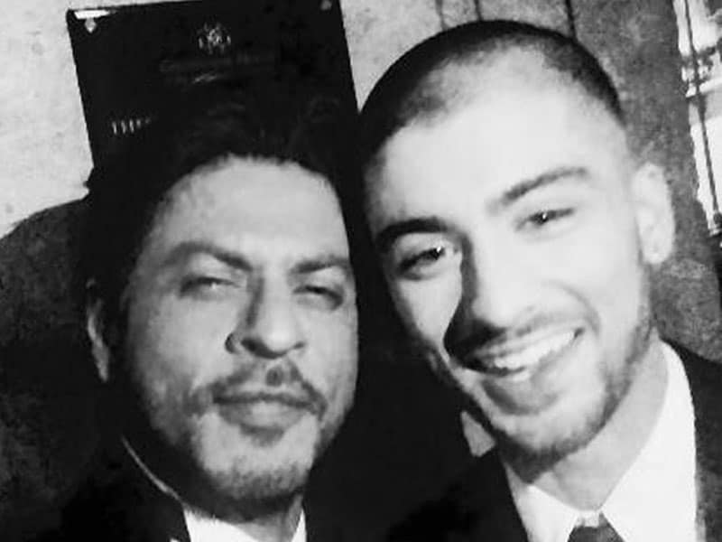 Photo : Shah Rukh Khan's Kodak Moment With Zayn Malik