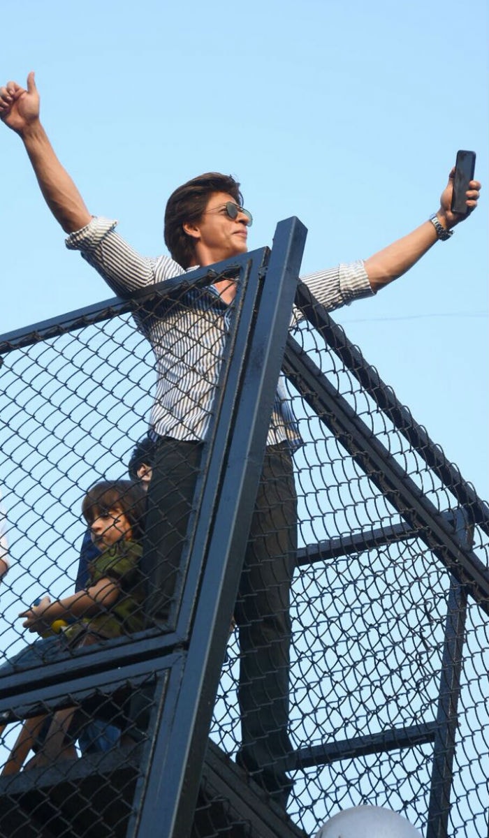 Hello There, Shah Rukh Khan And AbRam