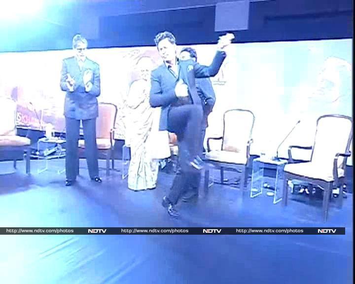 SRK\'s Jai Ho dance with Big B, Waheeda Rehman