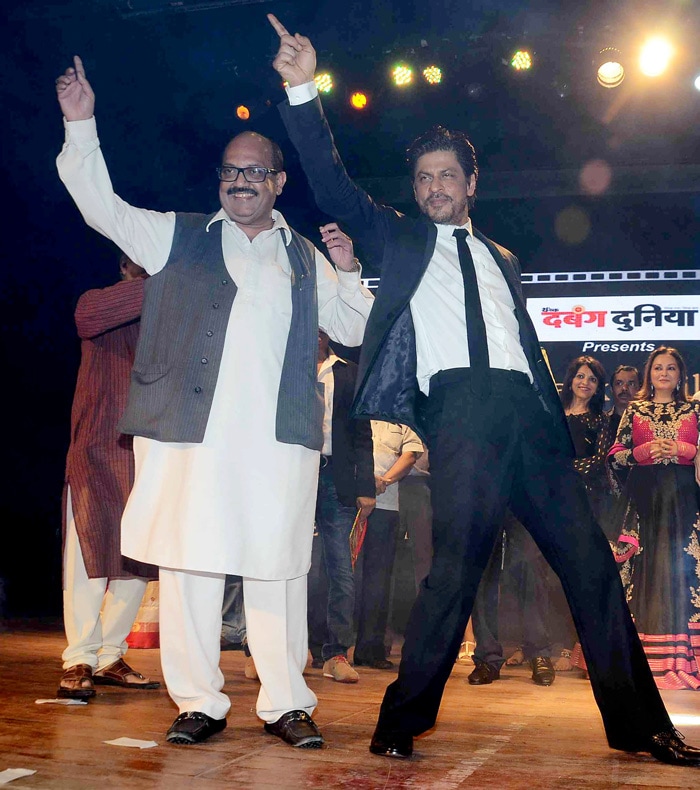Shah Rukh Khan Biggest Entertainer at Dadasaheb Phalke Foundation Awards
