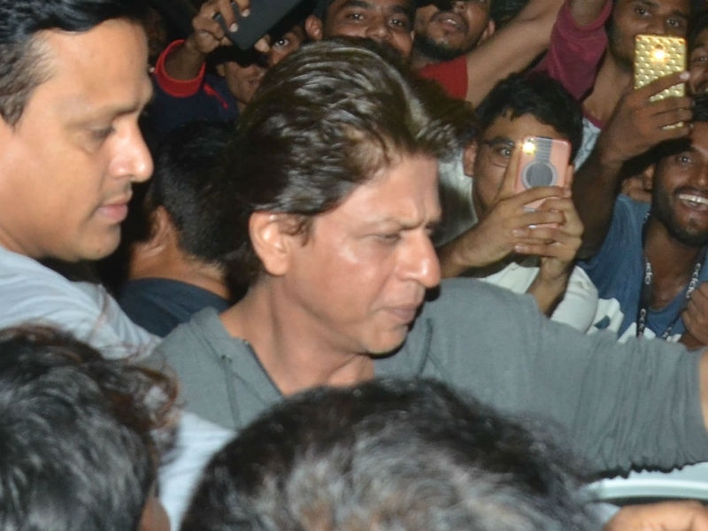 Shah Rukh And Gauri Add Stardust To Zoya Aktar's Party