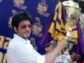 SRK celebrates KKR's victory with fans