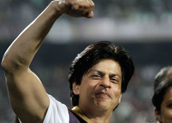 SRK cheered by Eden Gardens crowd