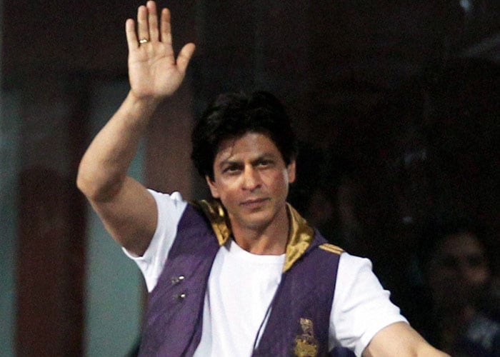SRK cheered by Eden Gardens crowd