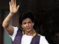 Photo : SRK cheered by Eden Gardens crowd