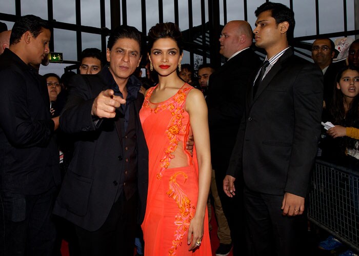 SRK, Deepika cheer up London