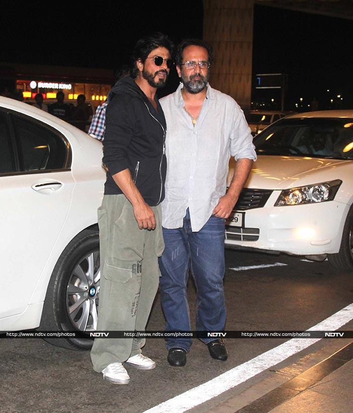 SRK, who will reportedly work with Aanand L Rai in a film, posed for a picture with the director.