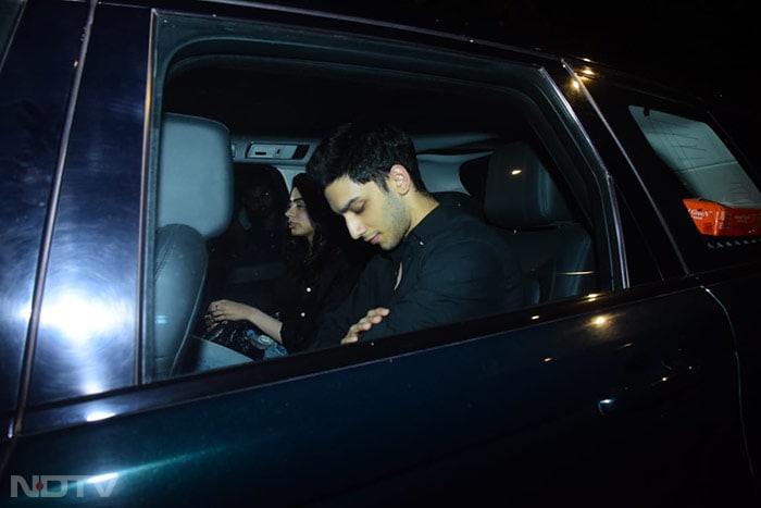 Khushi Kapoor and Vedang Raina were snapped outside Zoya Akhtar's house. (Image courtesy-Varinder Chawla)