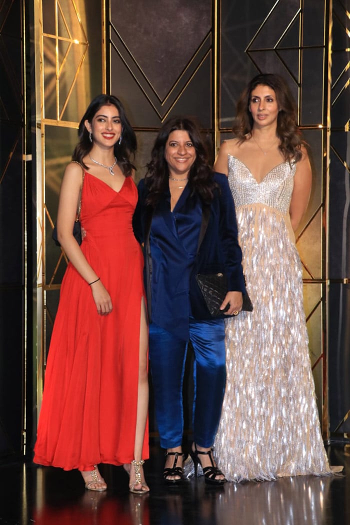 Filmmaker Zoya Akhtar, Amitabh Bachchan's daughter Shweta Bachchan and his granddaughter Navya Naveli Nanda posed for the shutterbugs.