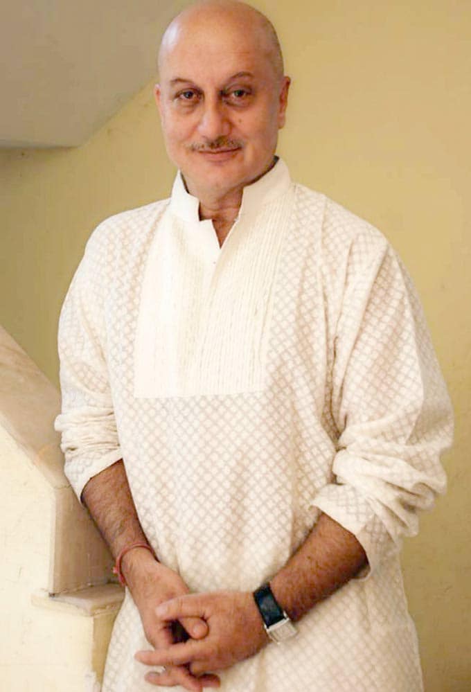 <b>Anupam Kher</b>: I am in Toronto, but my heart is in India. Let NO court verdict spoil our togetherness. Let us be ONE. Let us be INDIANS.