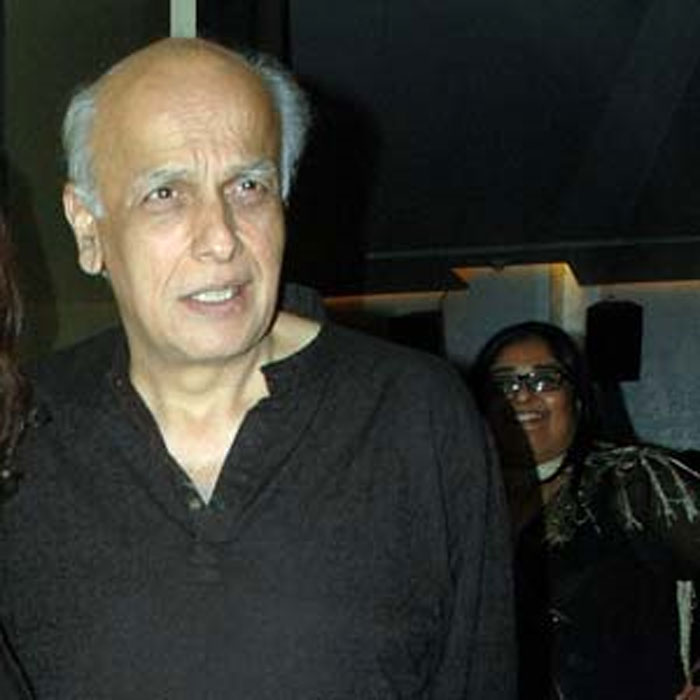 <b>Mahesh Bhatt</b>: In every interaction, every thought,you have a choice- to perpetuate peace or ignite violence. Be a peace angel today! India needs you.